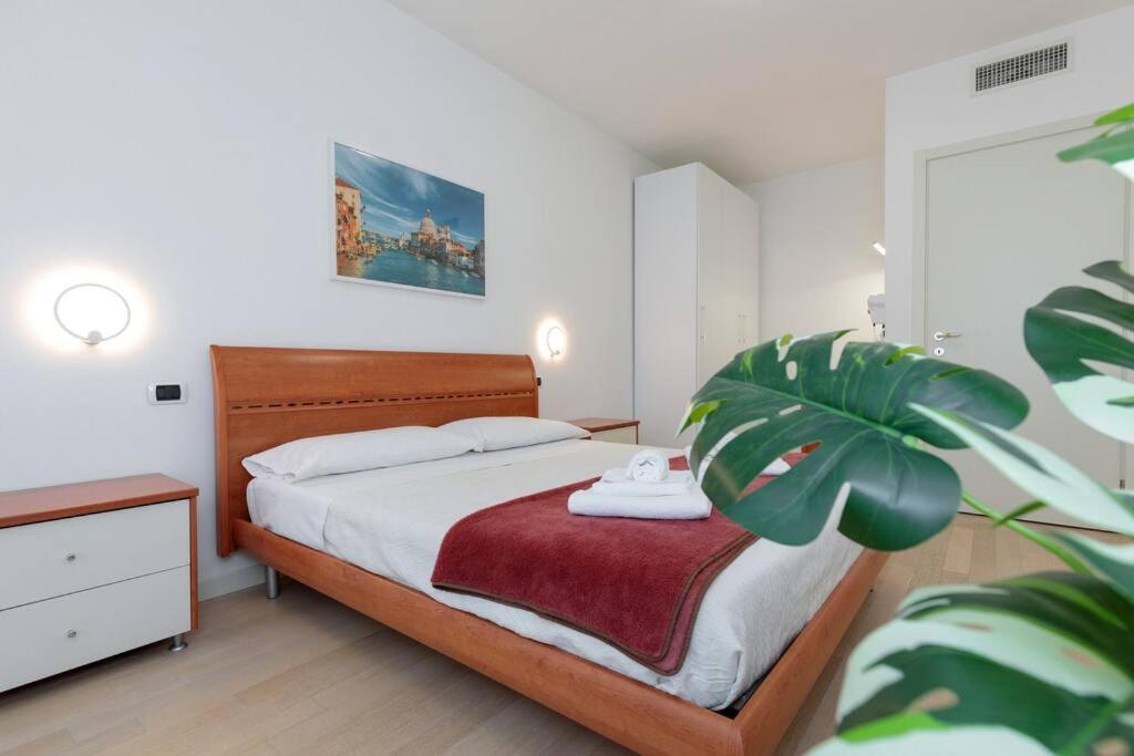 10 Min From Venice Free Garage Lovely Flat
